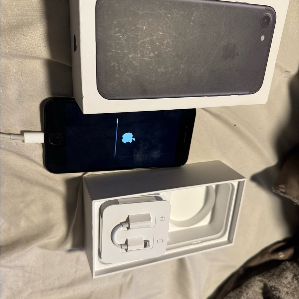 iPhone 7 black unlocked not sold